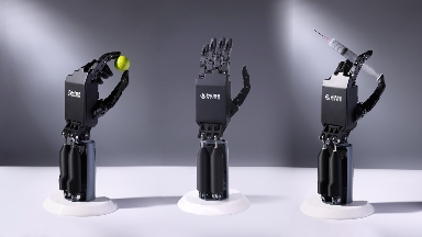 高仿生灵巧手引领AI+硬件融合新趋势