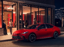 丰田将美国产三款车型引入日本市场的战略与挑战