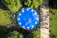 欧盟碳边境税拟扩至汽车零部件家电等品类，2028年起实施新机制