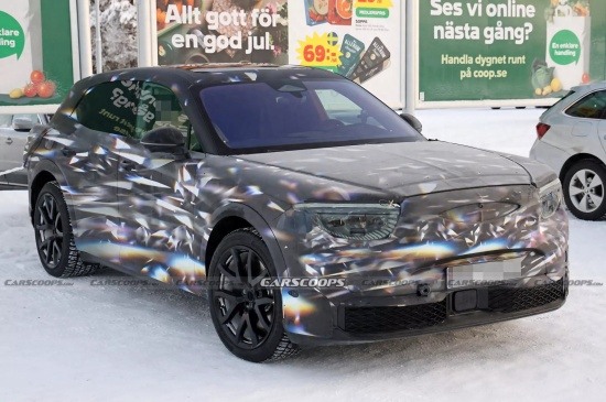 宾利第二款SUV谍照曝光 定位低于添越/2026年发布