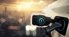 固态电池技术突破：解决锂枝晶难题提升充电安全性能